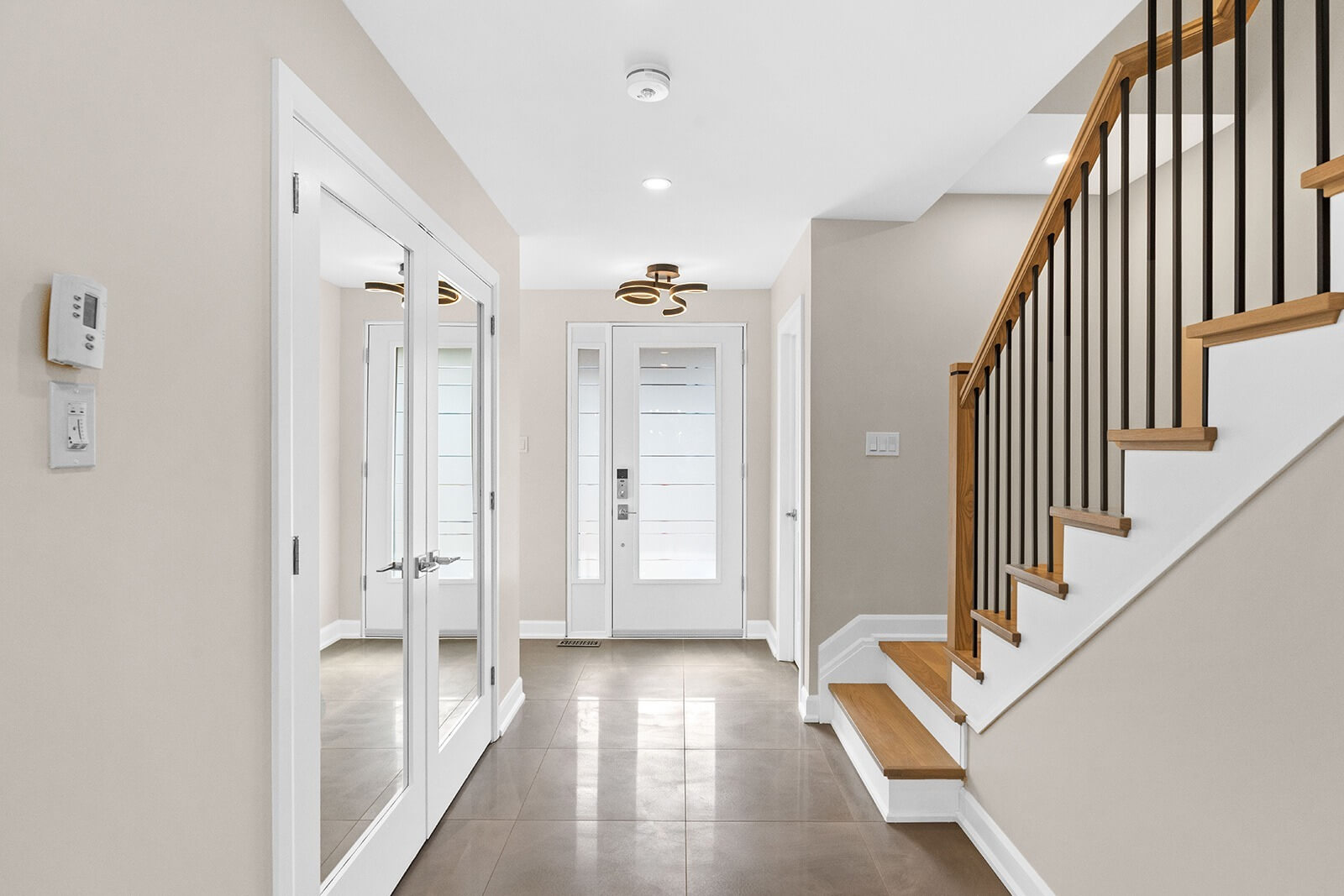 Ottawa House Painter - Main Entrance